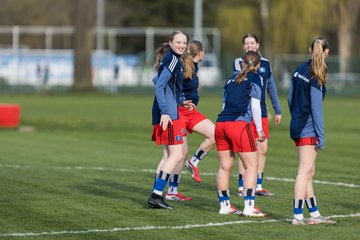 Bild 9 - wBJ Hamburger SV - Eimsbuettler TV : Ergebnis: 4:0